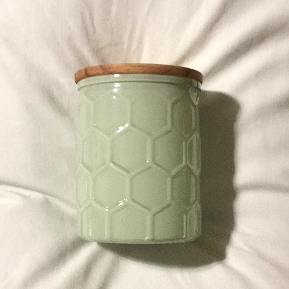 Canister